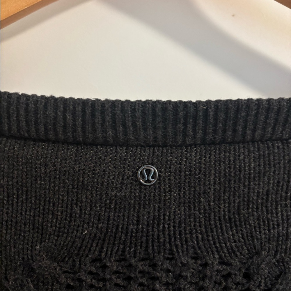 LULULEMON Be Present Pullover Heathered Black Cropped Sweater Size 8 - Picture 14 of 14